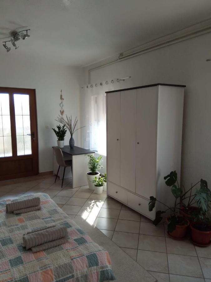 Studio Apartman Kika Otočac المظهر الخارجي الصورة