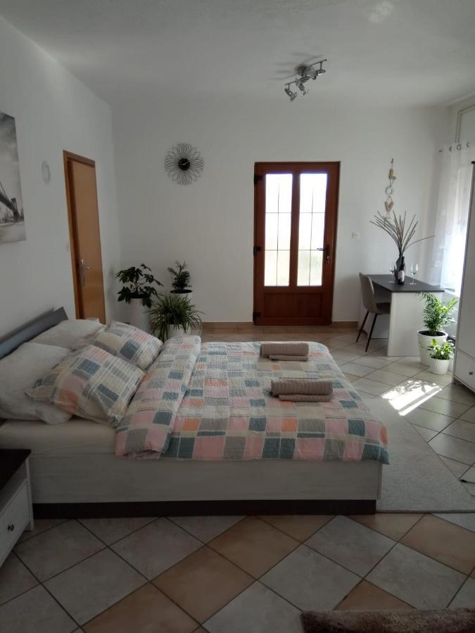 Studio Apartman Kika Otočac المظهر الخارجي الصورة